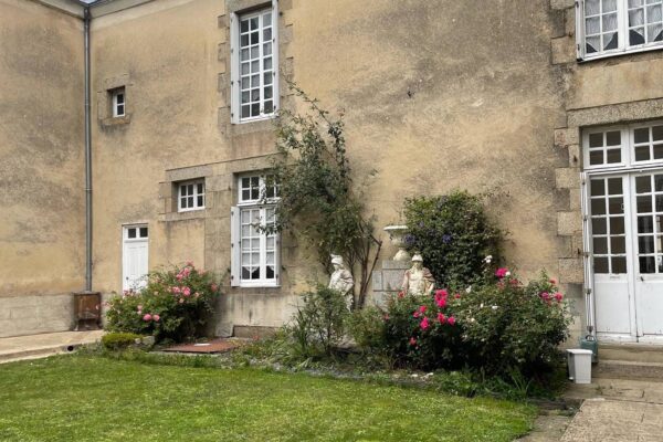 Writer? Come to an intensive in France!